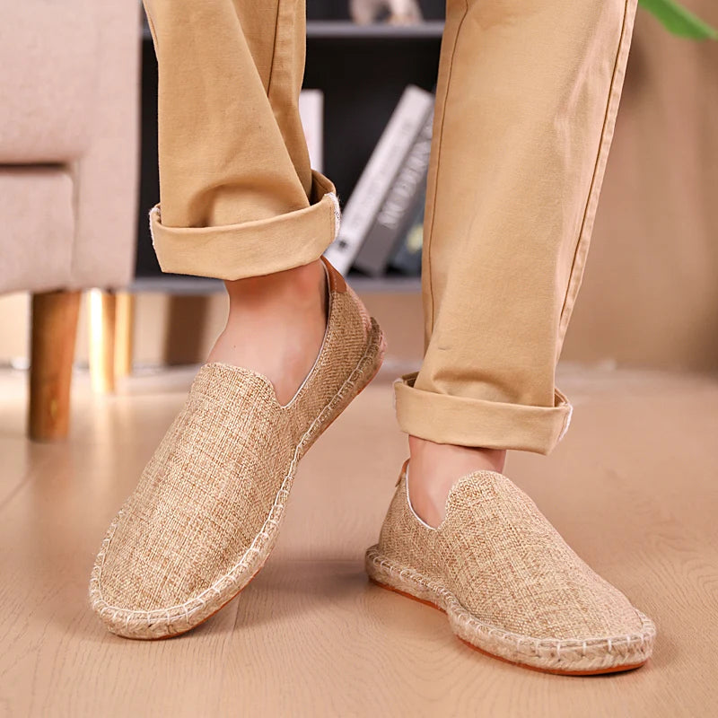 Leveza, conforto e qualidade incomparáveis. A Alpargata Loafer é feita com materiais duráveis, é versátil e elegante, perfeita para qualquer ocasião.