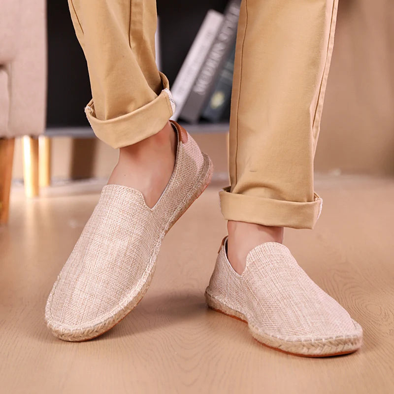 Leveza, conforto e qualidade incomparáveis. A Alpargata Loafer é feita com materiais duráveis, é versátil e elegante, perfeita para qualquer ocasião.