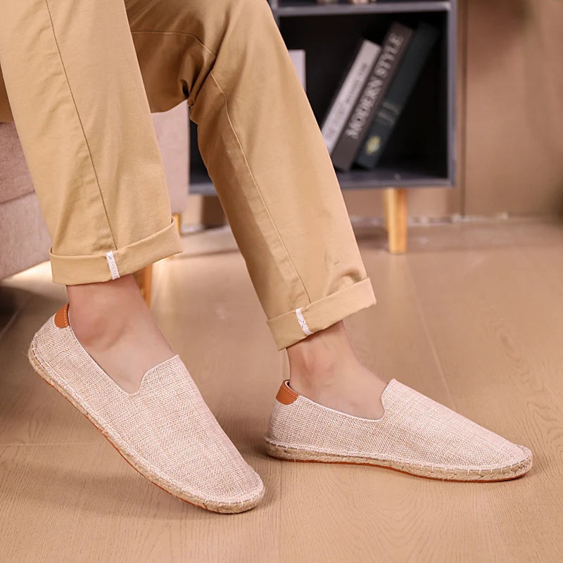 Leveza, conforto e qualidade incomparáveis. A Alpargata Loafer é feita com materiais duráveis, é versátil e elegante, perfeita para qualquer ocasião.