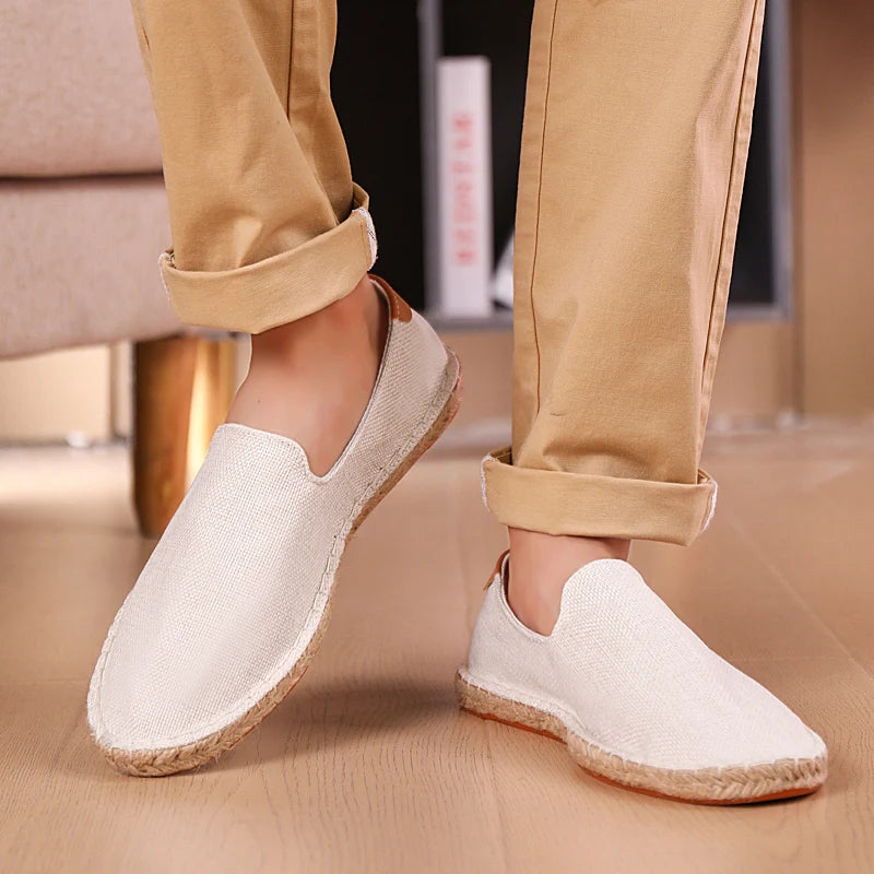 Leveza, conforto e qualidade incomparáveis. A Alpargata Loafer é feita com materiais duráveis, é versátil e elegante, perfeita para qualquer ocasião.