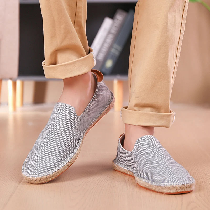 Leveza, conforto e qualidade incomparáveis. A Alpargata Loafer é feita com materiais duráveis, é versátil e elegante, perfeita para qualquer ocasião.