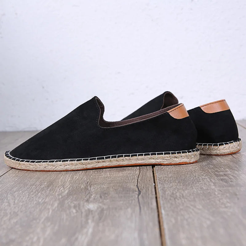 Leveza, conforto e qualidade incomparáveis. A Alpargata Loafer é feita com materiais duráveis, é versátil e elegante, perfeita para qualquer ocasião.