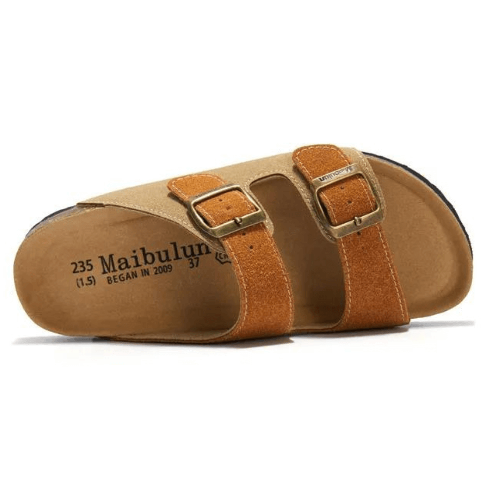 Sandália Birken Camurça, conforto excepcional com design europeu, unindo elegância atemporal e leveza. Perfeita para um estilo sofisticado e moderno.