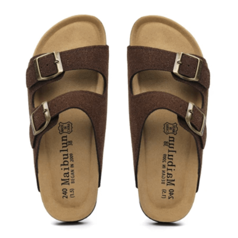 Sandália Birken Camurça, conforto excepcional com design europeu, unindo elegância atemporal e leveza. Perfeita para um estilo sofisticado e moderno.