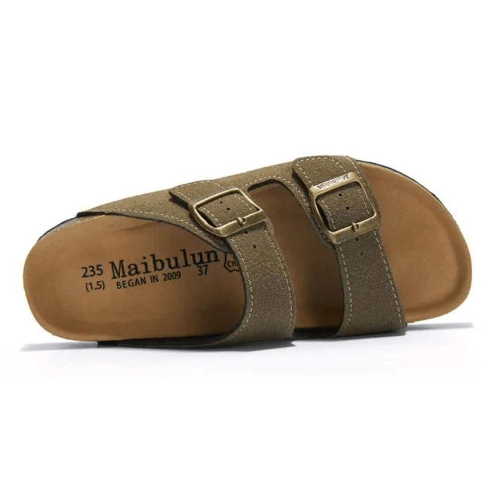 Sandália Birken Maibulun. Estilo, leveza, conforto e classe. Produto de altíssima qualidade, ótima para o verão, para passear, trabalhar, para o dia e para a noite. Feita de camurça na cor verde musgo militar.