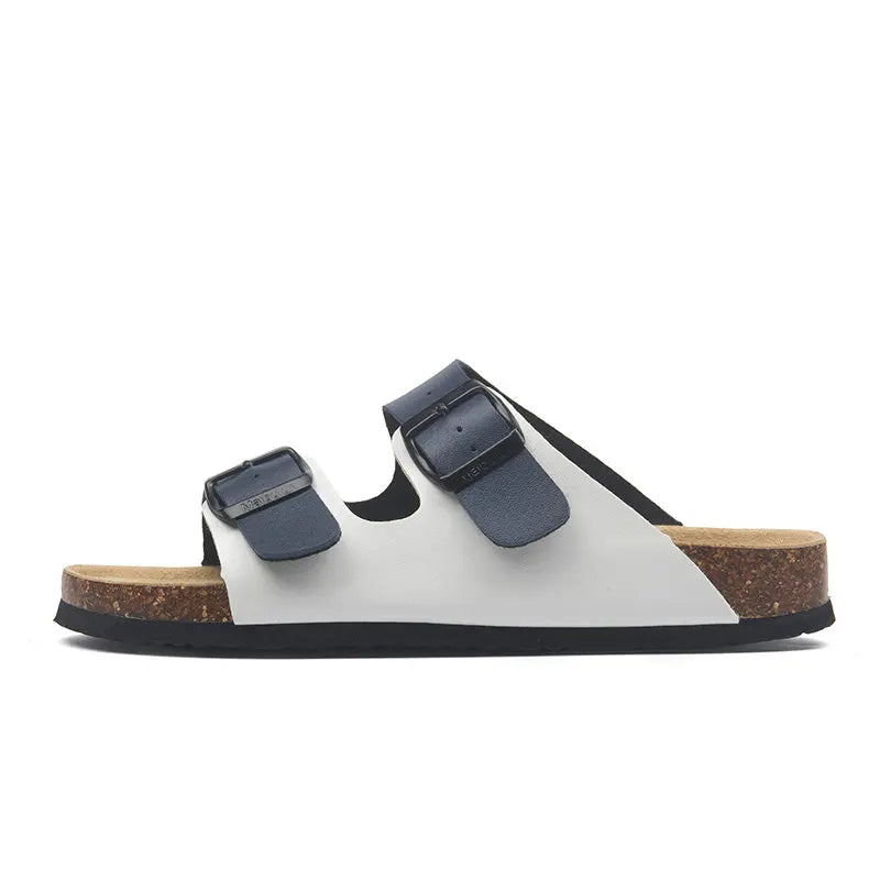 Sandália Birken Maibulun. Estilo, leveza, conforto e classe. Produto de altíssima qualidade, ótima para o verão, para passear, trabalhar, para o dia e para a noite. Feita de couro. Papete linda, cor branco e azul.