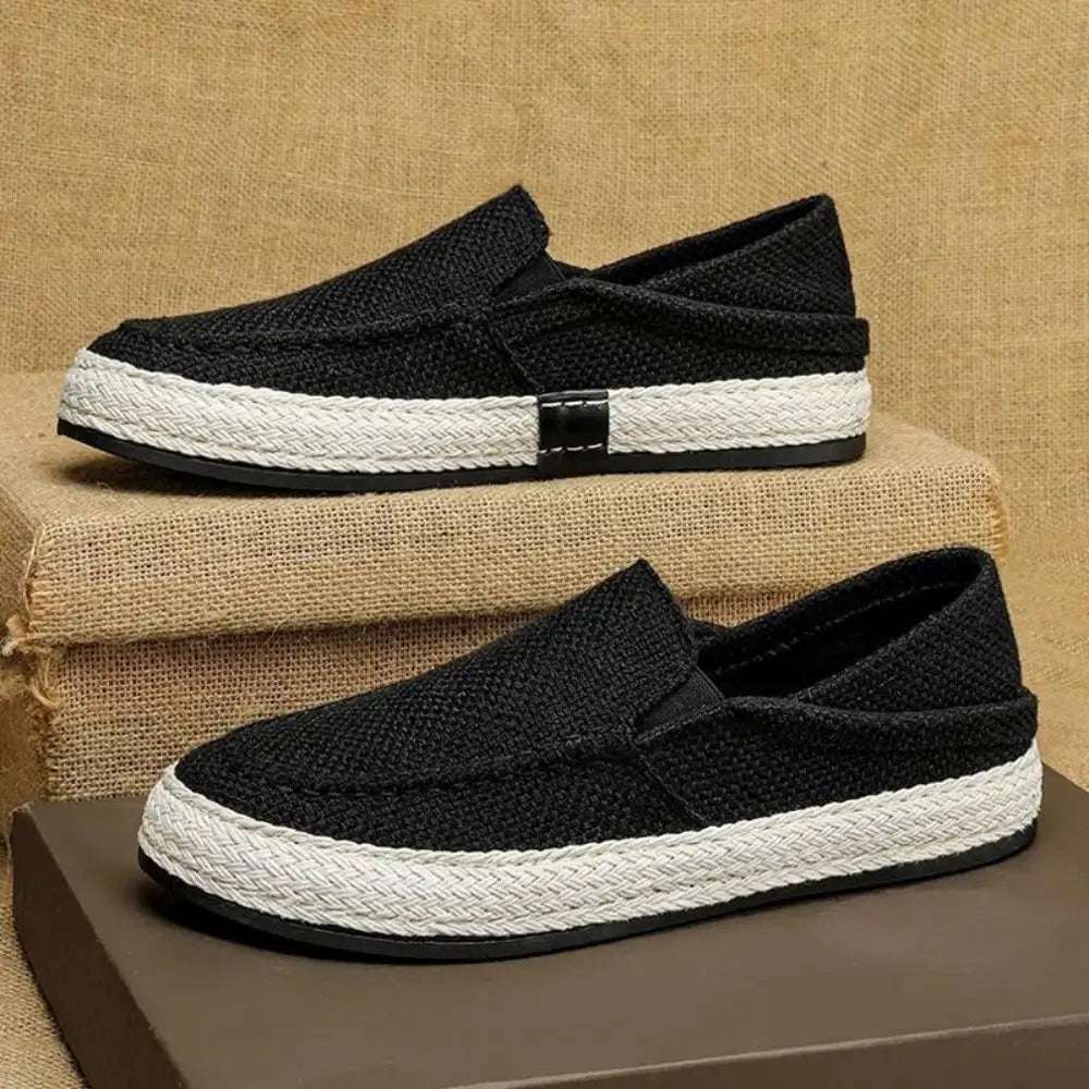 Leveza, conforto e qualidade incomparáveis. A Loafer Furore é feita com materiais duráveis, é versátil e elegante, perfeita para qualquer ocasião.